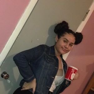 Meet your Posher, Anahi